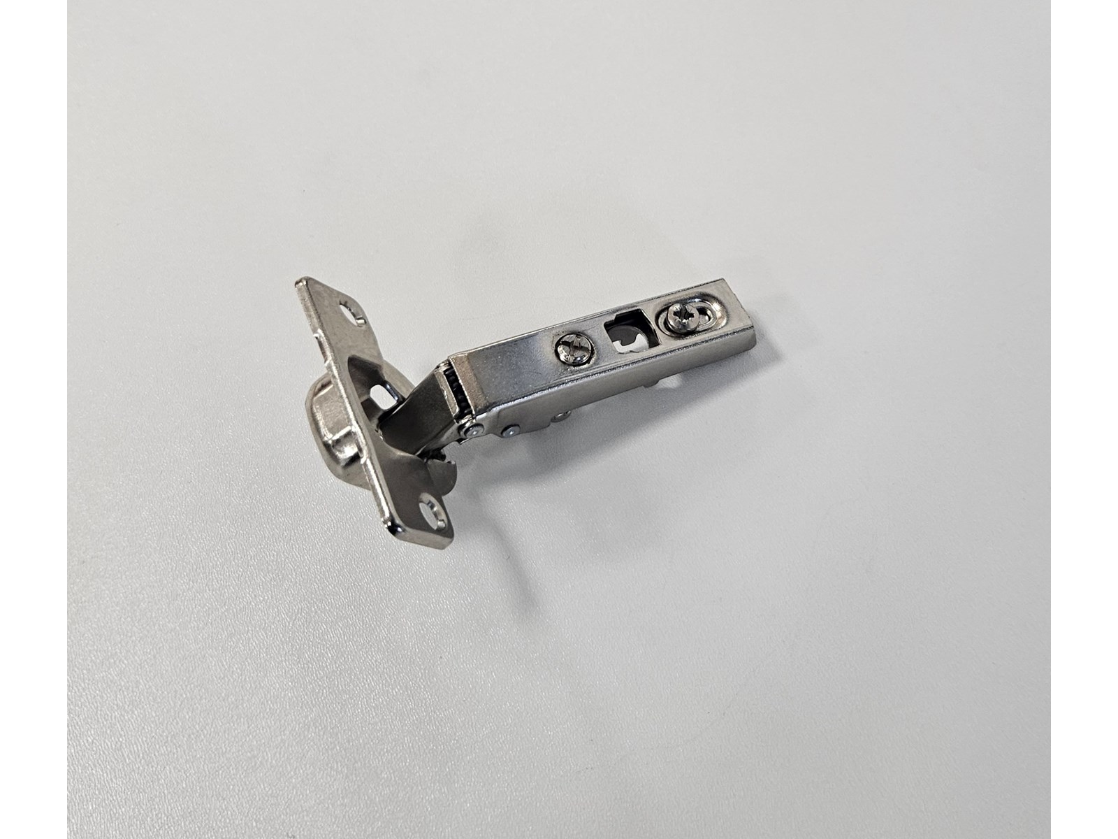 SPOJNICA TITUS S-type PUSH OPEN RAVNA 48/6mm