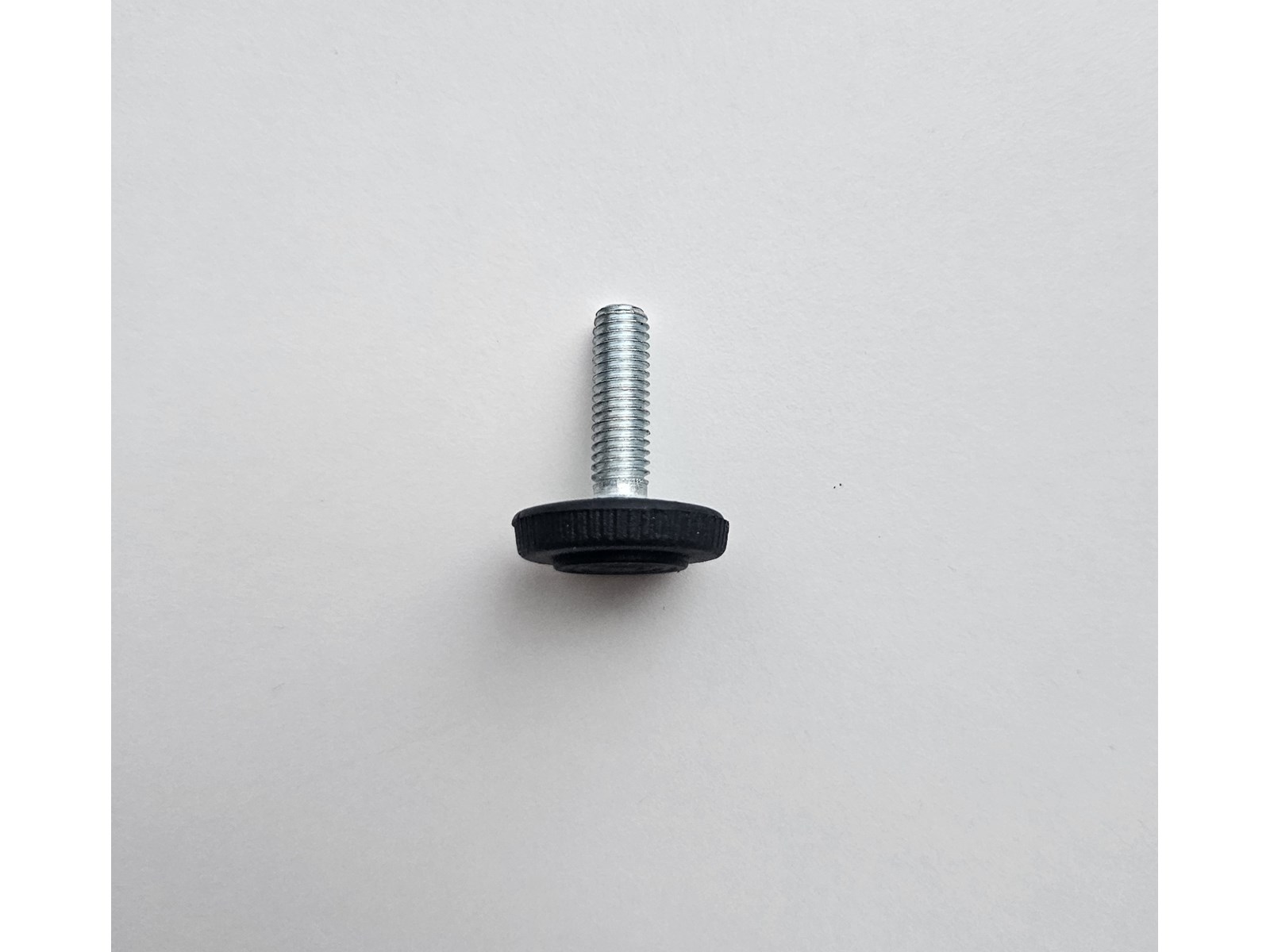 NAVOJNA NOGICA M6x20mm *