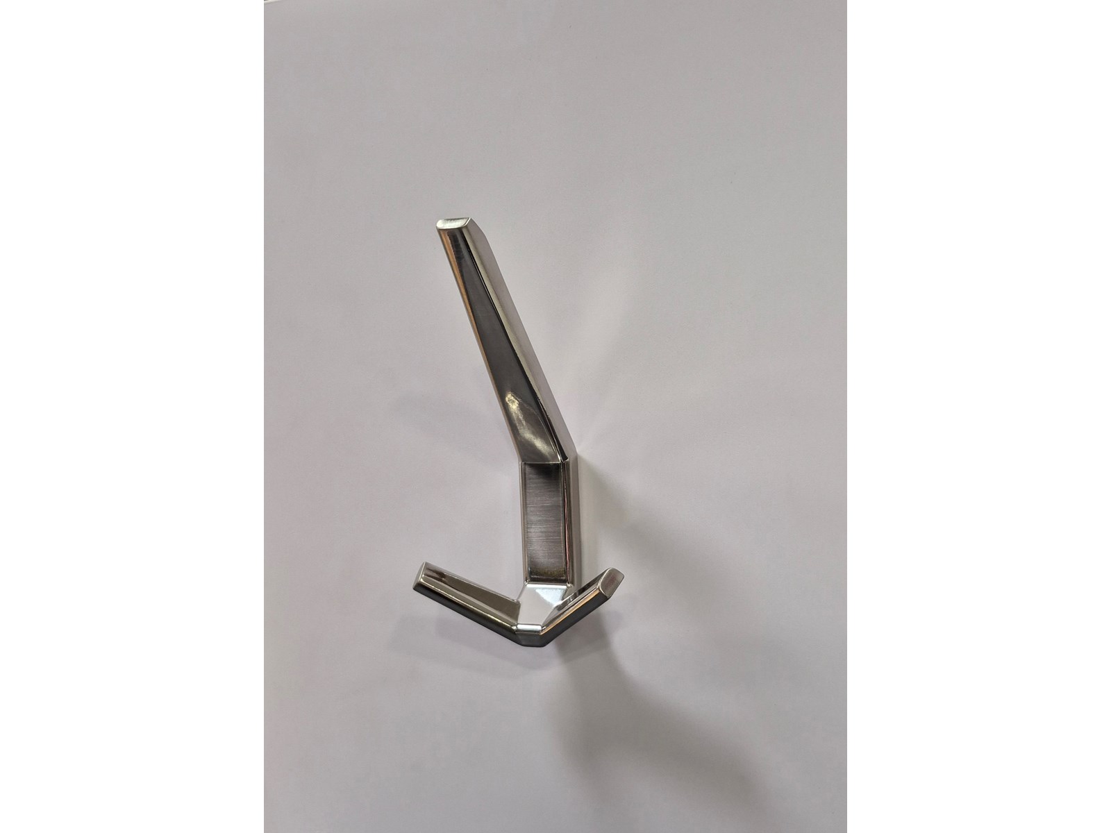 VJEŠALICA ZA JAKNE I KAPUTE WM-057 INOX