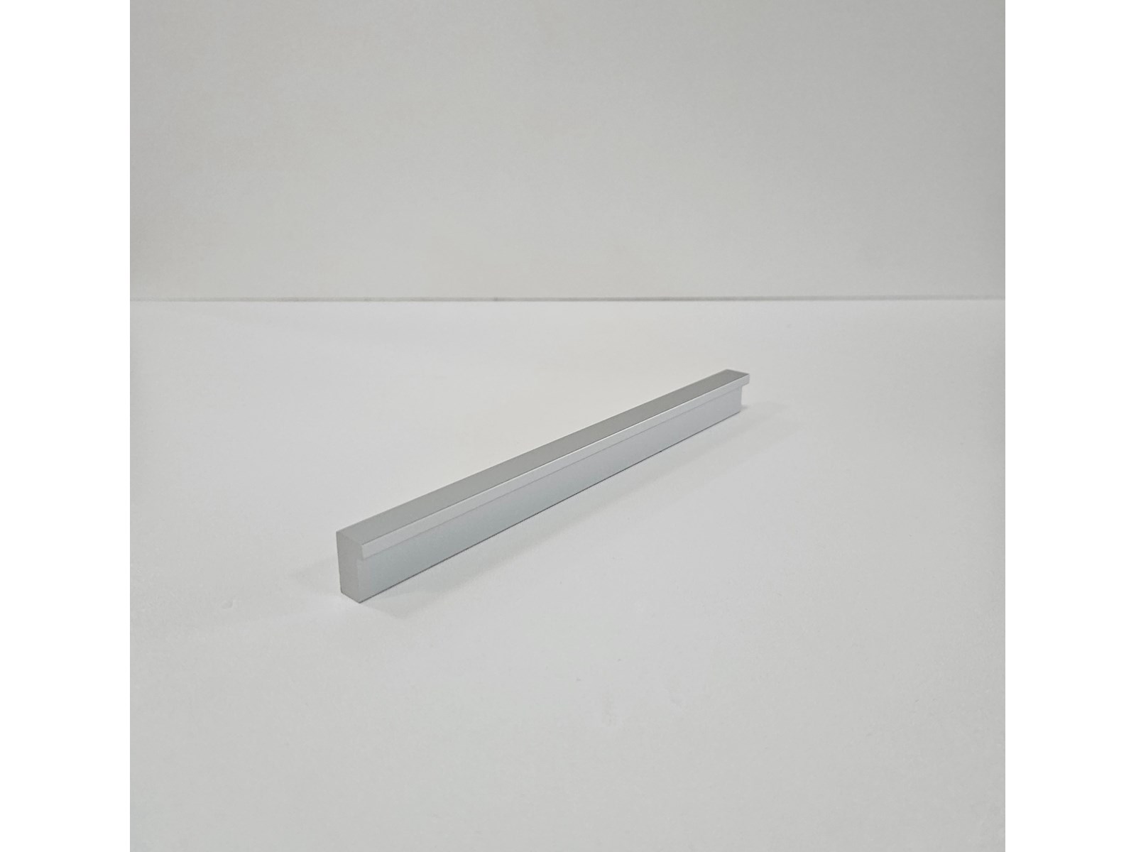 RUČKICA UM-472 r224/254mm ALU MAT