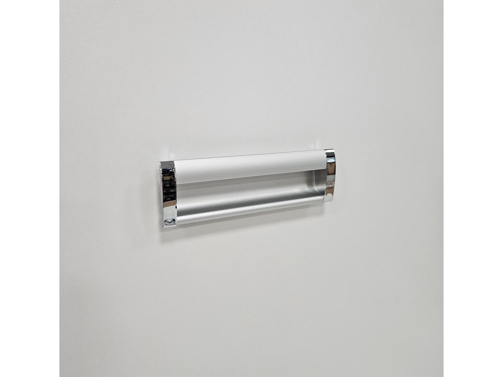 RUČKICA UKOPNA UM-010 r128/142mm Alu Krom